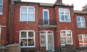 Shanklin road – Ideal for THREE sharers/students or professionals – Let Agreed
