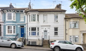 Franklin Road – Spacious Two double bedroom raised ground floor flat
